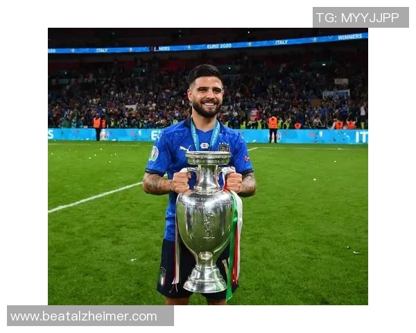 意大利足球明星盘点从贝尔萨到因西涅的传奇故事与成就